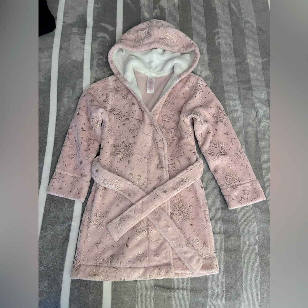 Justice girls size 7/8 fuzzy robe - excellent condition